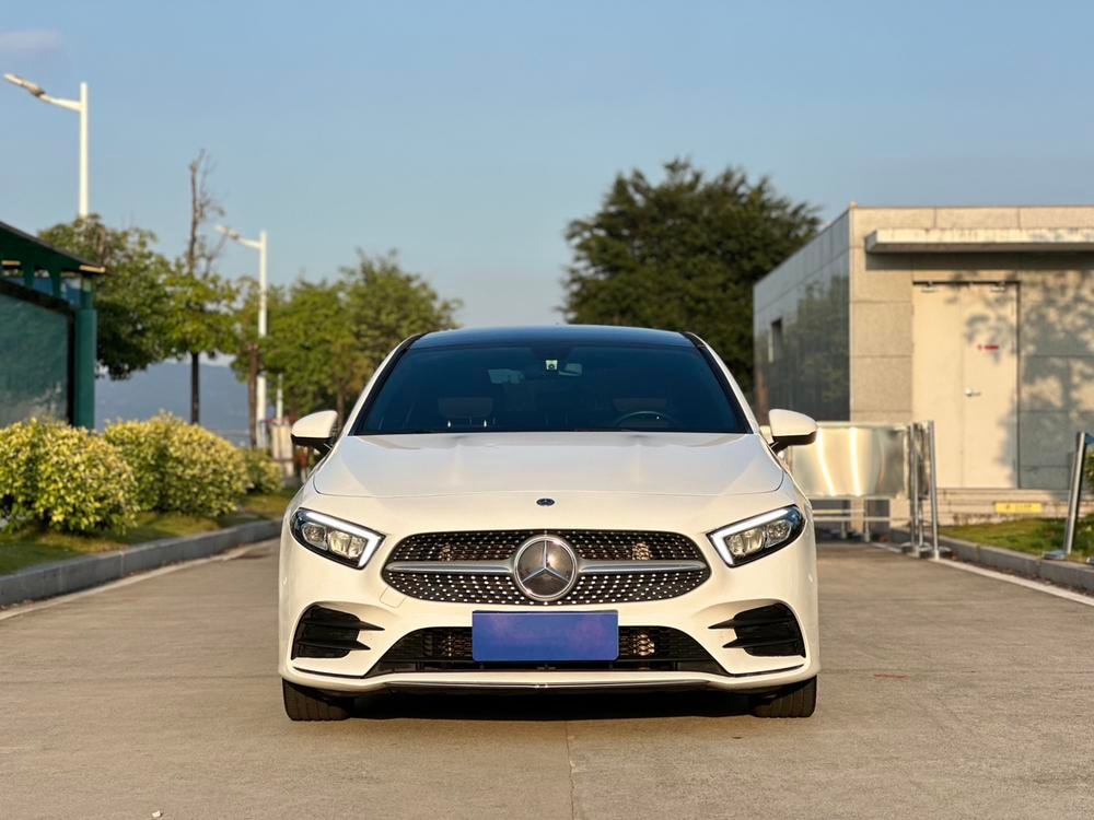 Mercedes-Benz A-Class 2020 — фото автомобиля