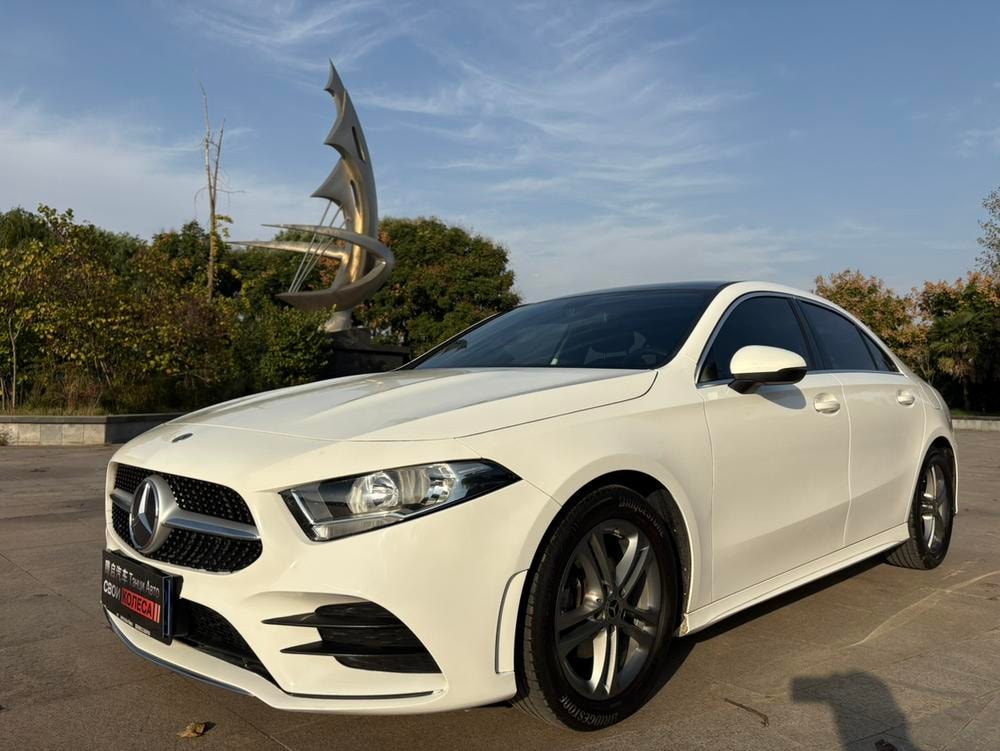 Mercedes-Benz A-Class 2022 — фото автомобиля