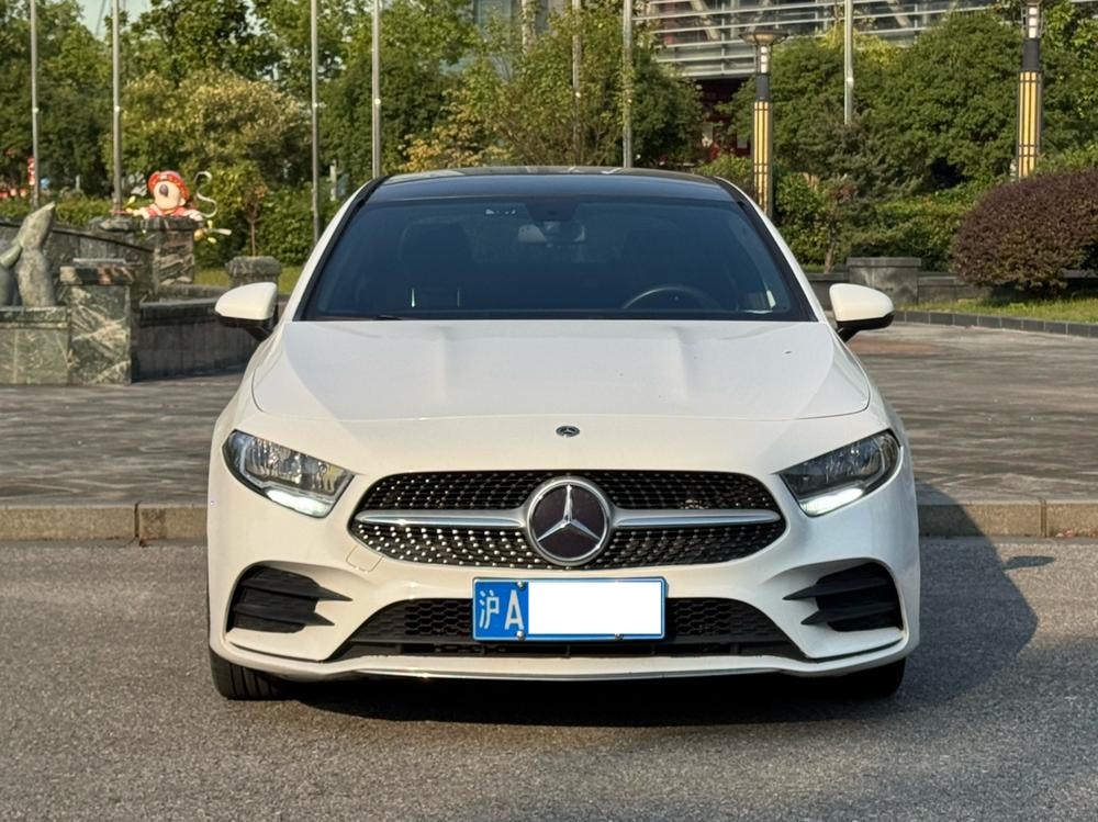 Mercedes-Benz A-Class 2022 — фото автомобиля