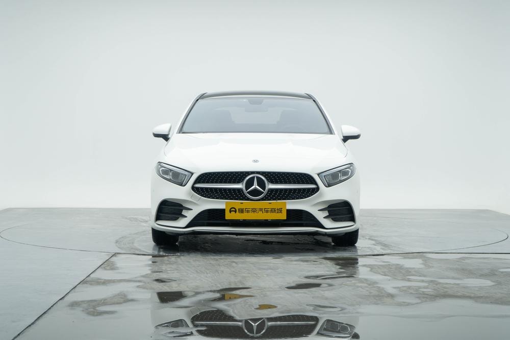Mercedes-Benz A-Class 2020 — фото автомобиля