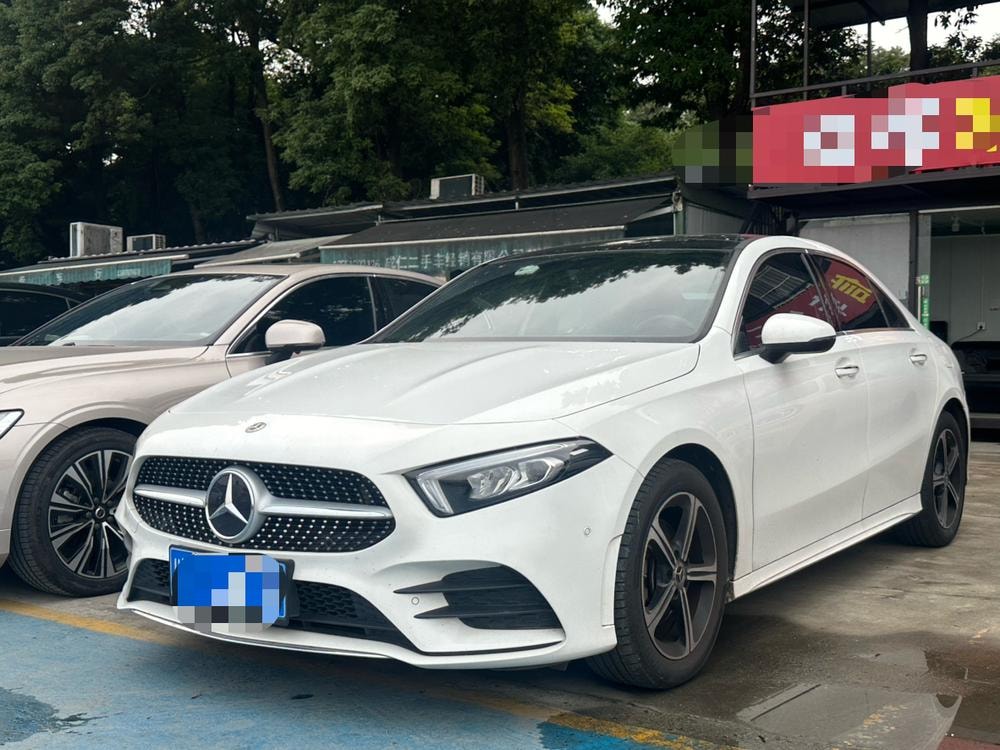 Mercedes-Benz A-Class 2022 — фото автомобиля