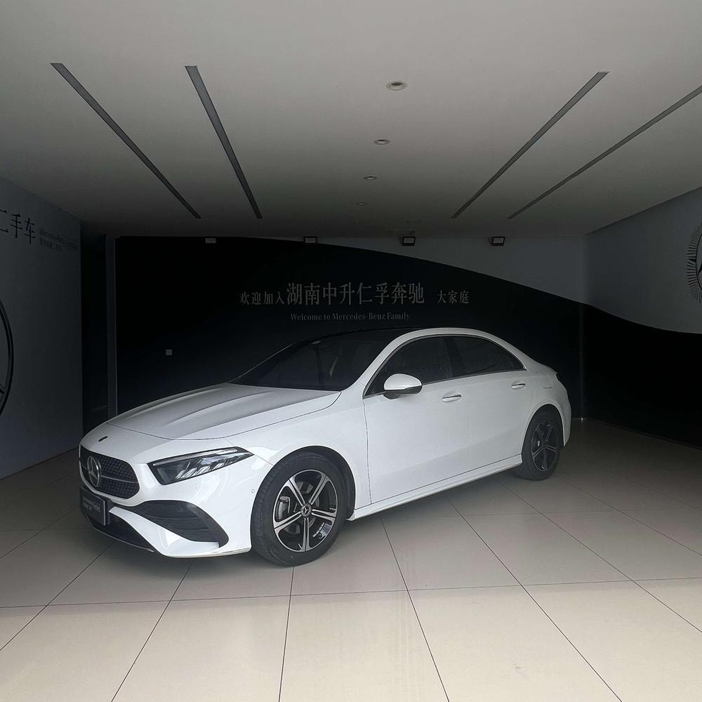 Mercedes-Benz A-Class 2023 — фото автомобиля
