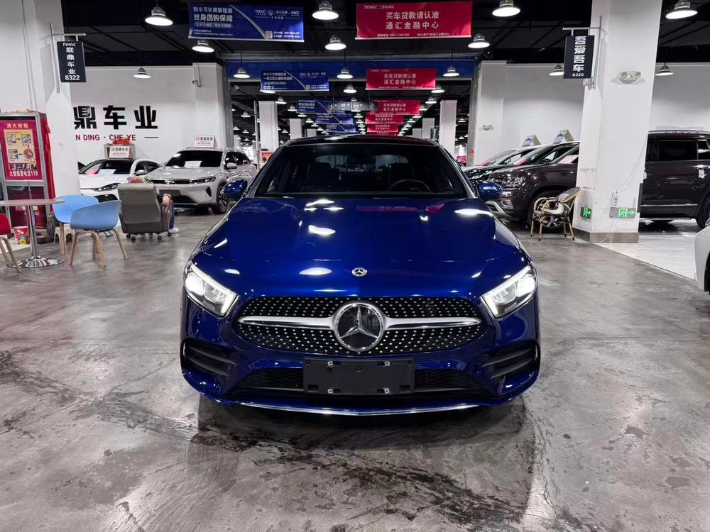 Mercedes-Benz A-Class 2019 — фото автомобиля