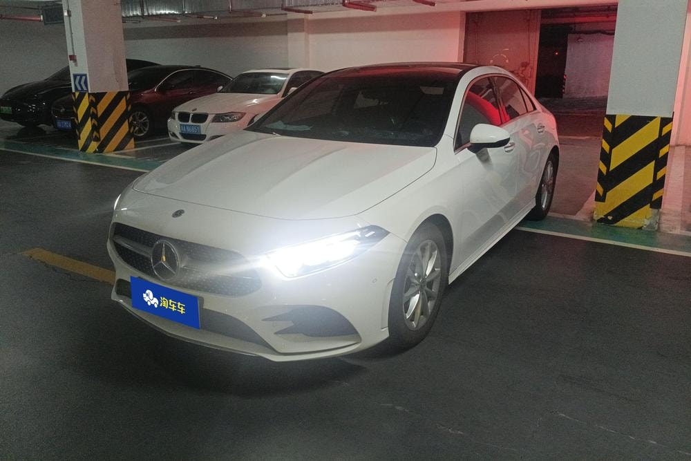 Mercedes-Benz A-Class 2022 — фото автомобиля