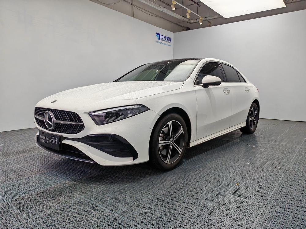 Mercedes-Benz A-Class 2024 — фото автомобиля