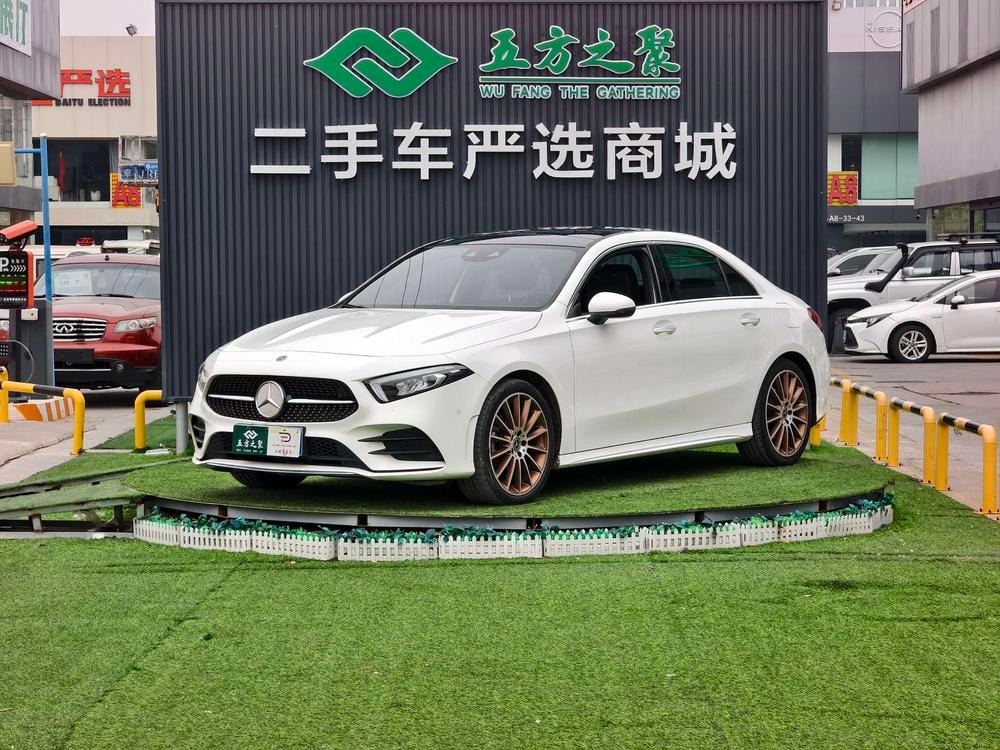 Mercedes-Benz A-Class 2019 — фото автомобиля 1
