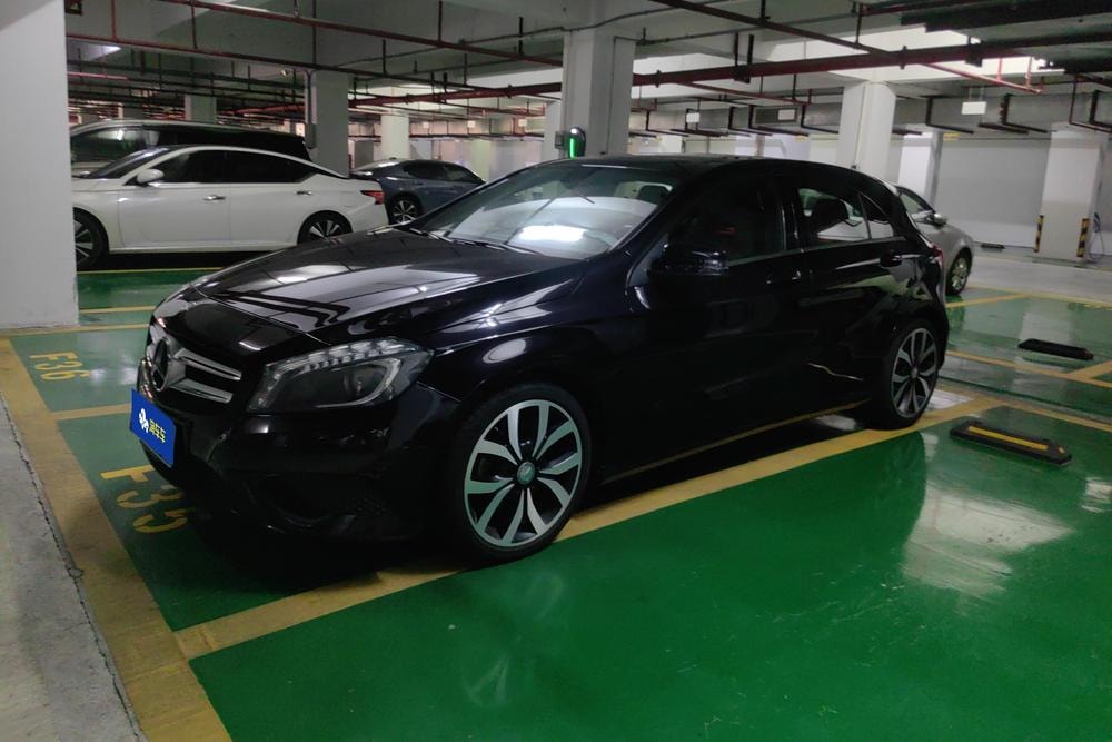 Mercedes-Benz A-Class (Import) 2015 — фото автомобиля 1