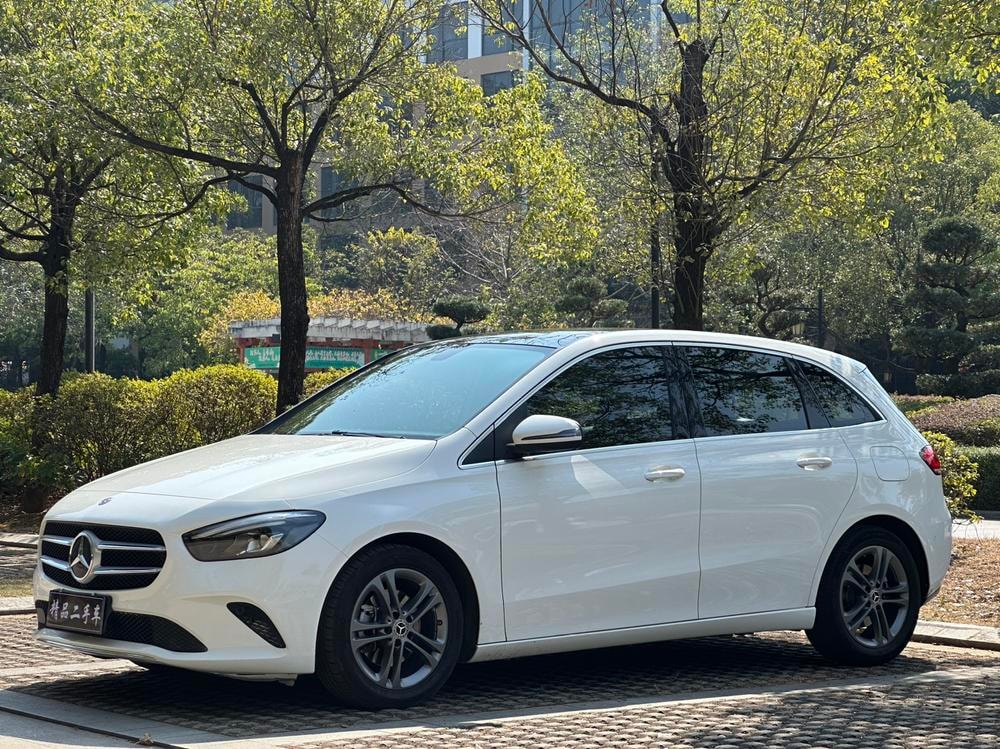 Mercedes-Benz B-Class 2020 — фото автомобиля 1