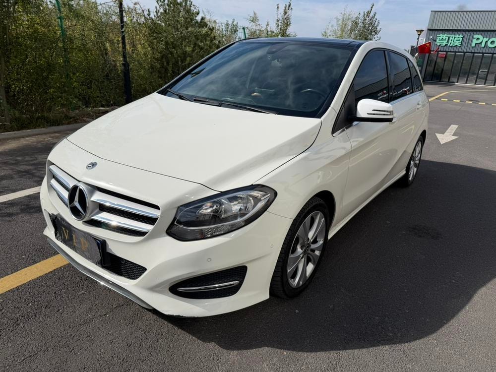 Mercedes-Benz B-Class 2017 — фото автомобиля