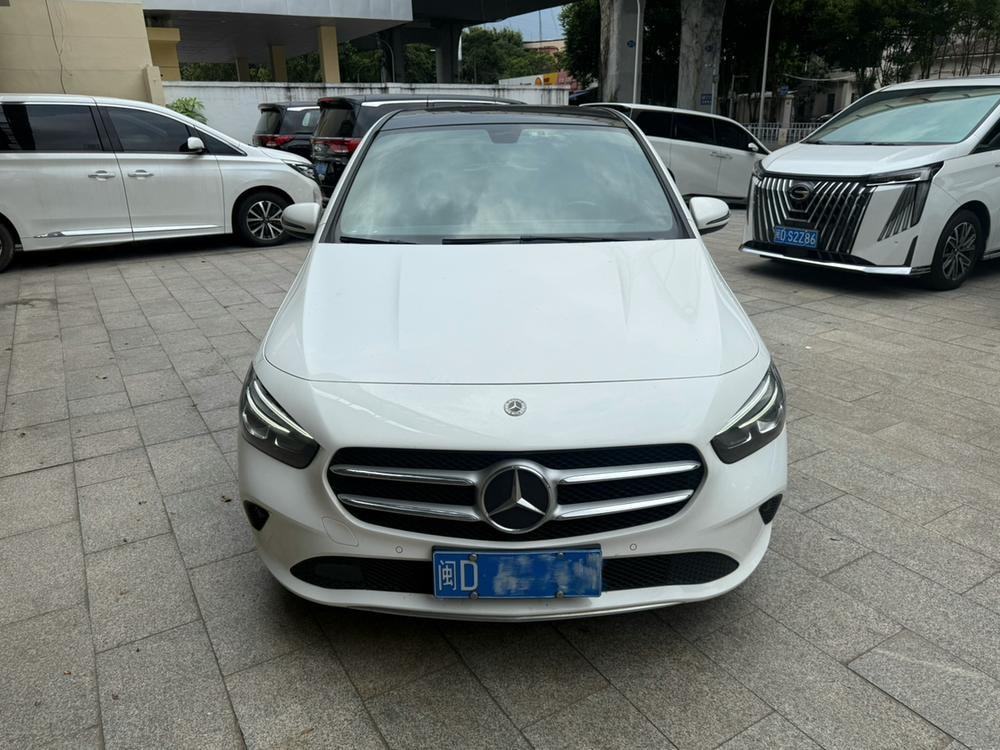 Mercedes-Benz B-Class 2020 — фото автомобиля 1
