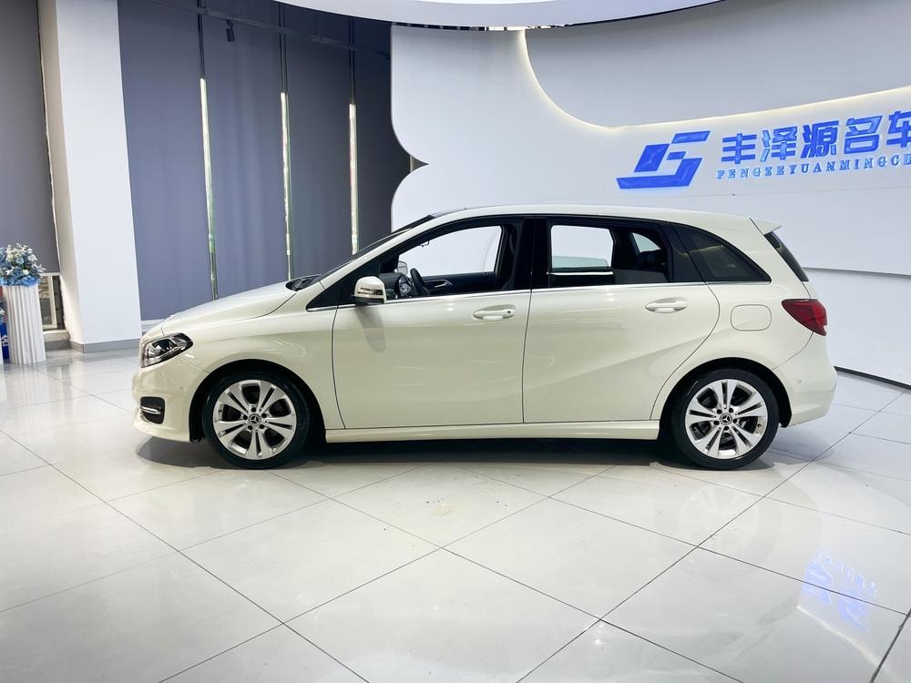 Mercedes-Benz B-Class 2017 — фото автомобиля