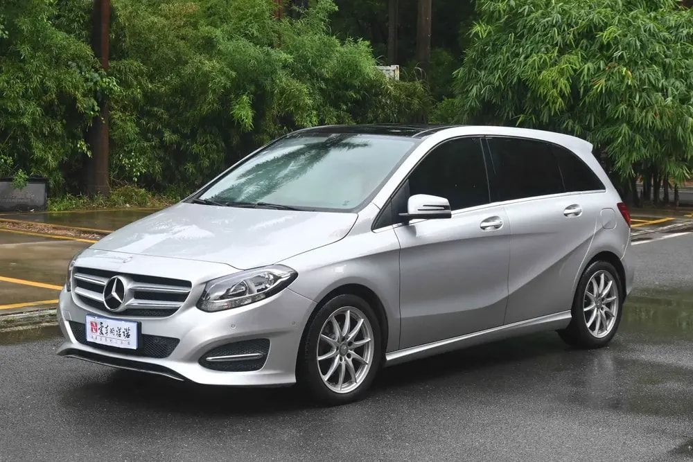 Mercedes-Benz B-Class 2015 — фото автомобиля