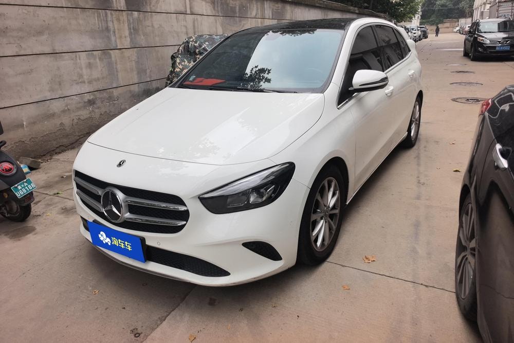Mercedes-Benz B-Class 2022 — фото автомобиля 1