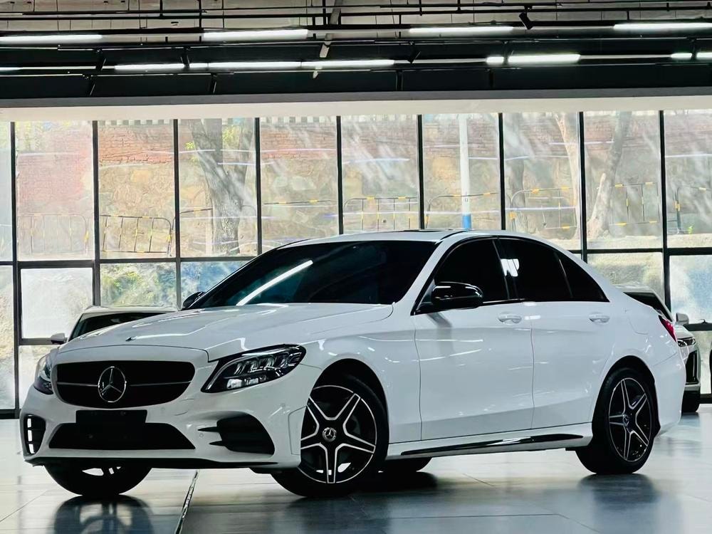 Mercedes-Benz C-Class 2021 — фото автомобиля