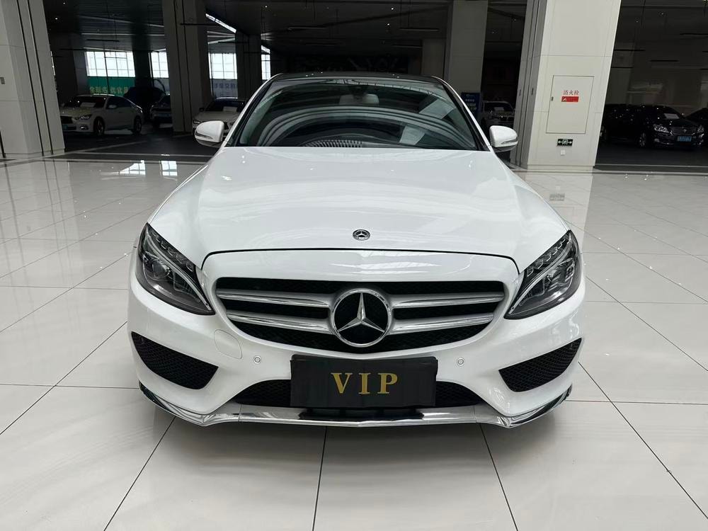 Mercedes-Benz C-Class 2018 — фото автомобиля