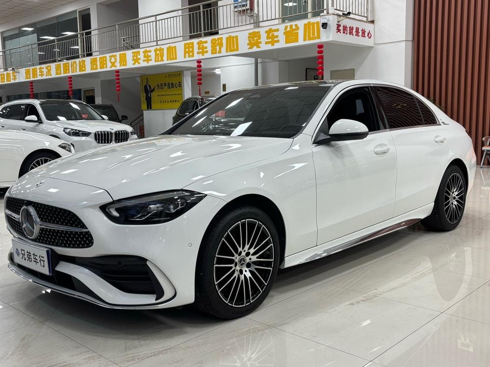 Mercedes-Benz C-Class 2022 — фото автомобиля