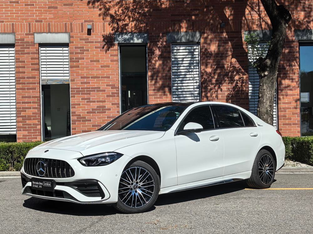 Mercedes-Benz C-Class 2025 — фото автомобиля