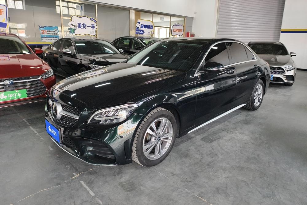 Mercedes-Benz C-Class 2021 — фото автомобиля 1