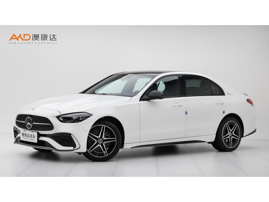Mercedes-Benz C-Class 2025 — фото автомобиля 1