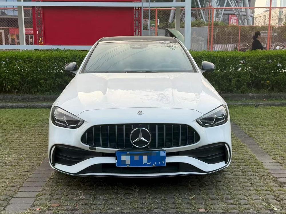 Mercedes-Benz C-Class 2023 — фото автомобиля