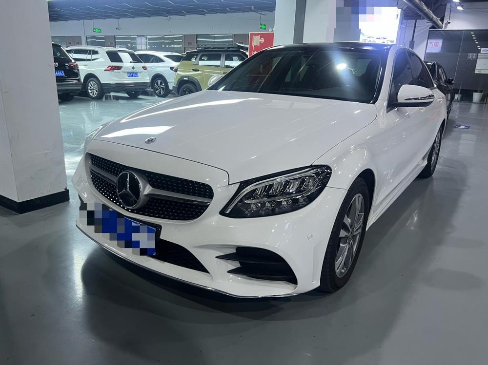 Mercedes-Benz C-Class 2020 — фото автомобиля