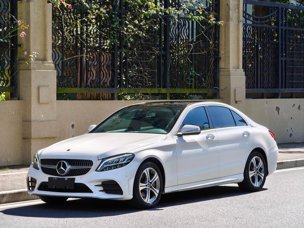 Mercedes-Benz C-Class 2019 — фото автомобиля