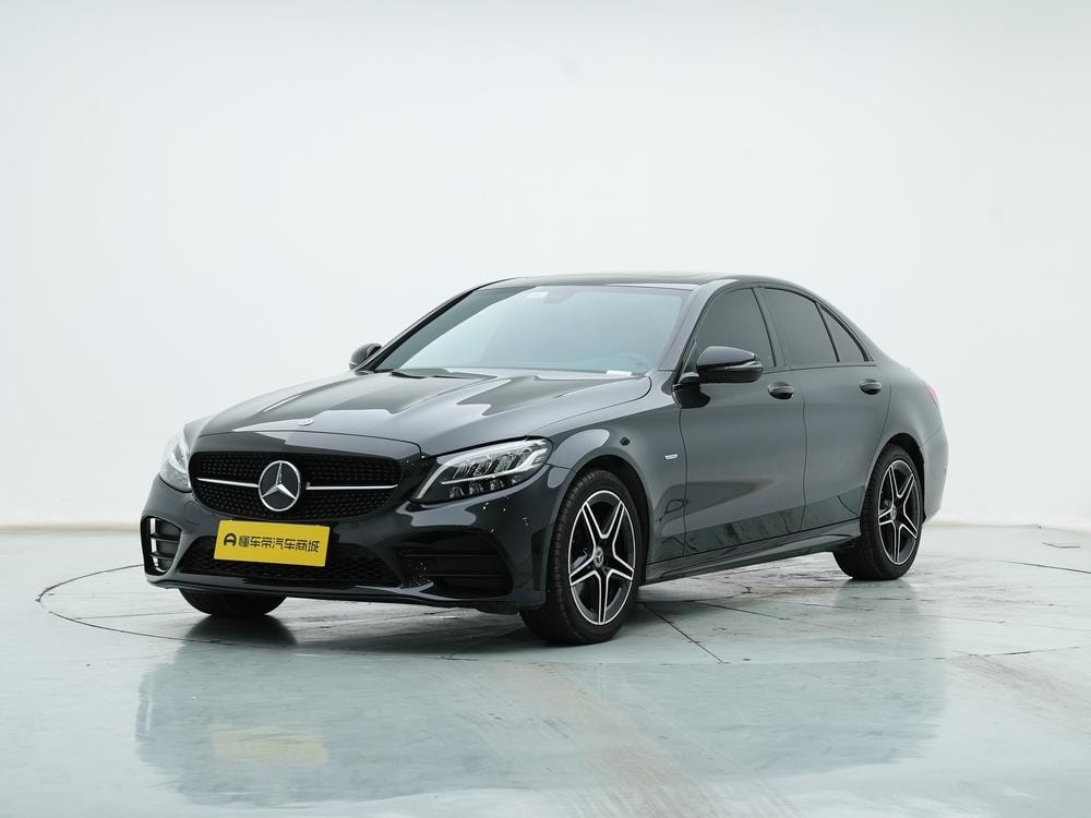 Mercedes-Benz C-Class 2021 — фото автомобиля