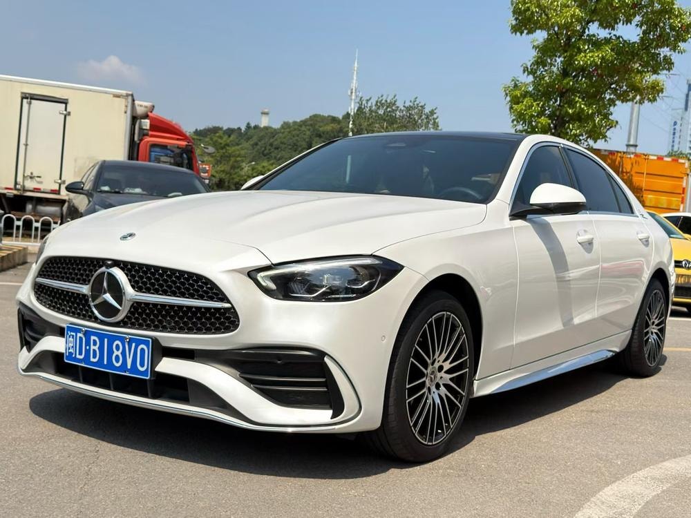 Mercedes-Benz C-Class 2022 — фото автомобиля