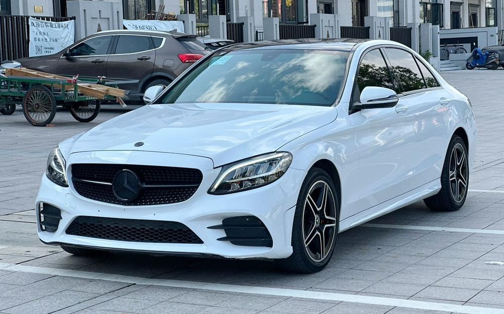 Mercedes-Benz C-Class 2021 — фото автомобиля 1
