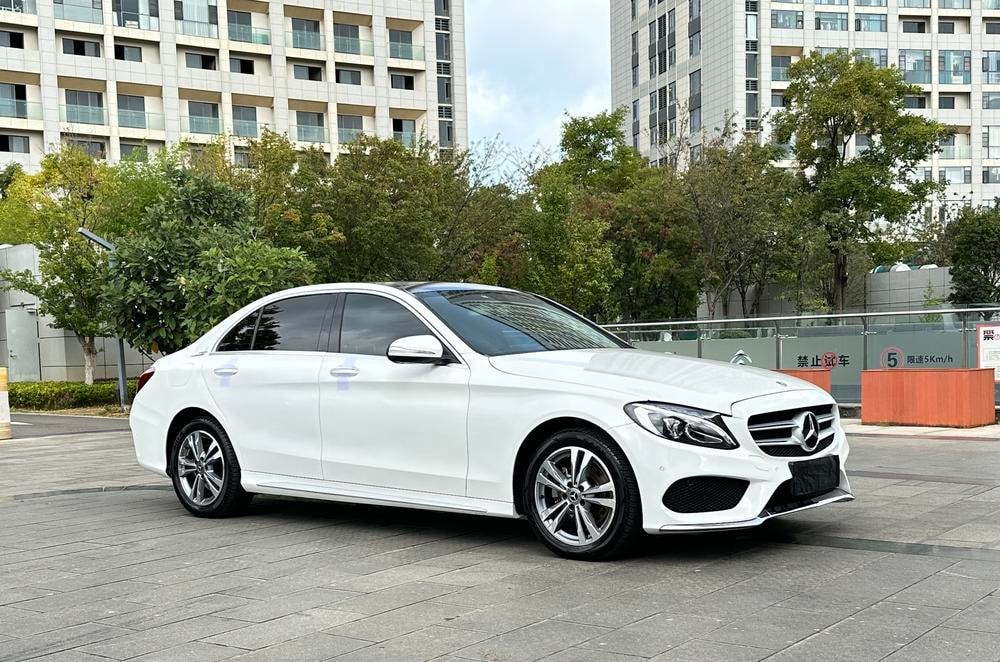 Mercedes-Benz C-Class 2017 — фото автомобиля