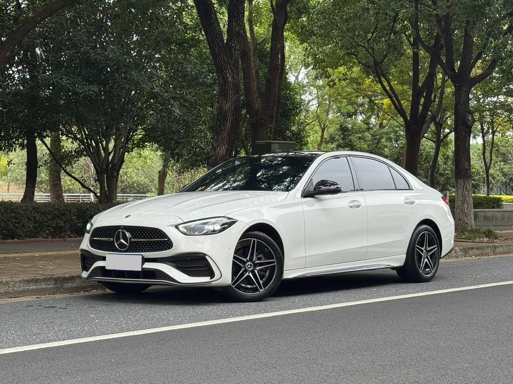 Mercedes-Benz C-Class 2024 — фото автомобиля