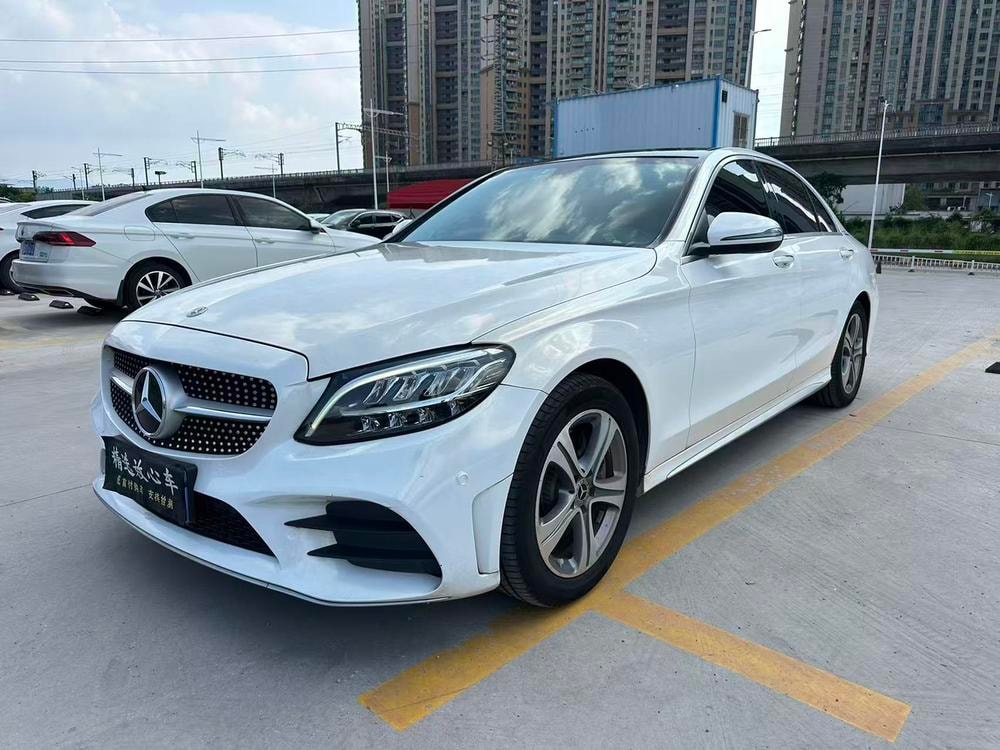 Mercedes-Benz C-Class 2021 — фото автомобиля