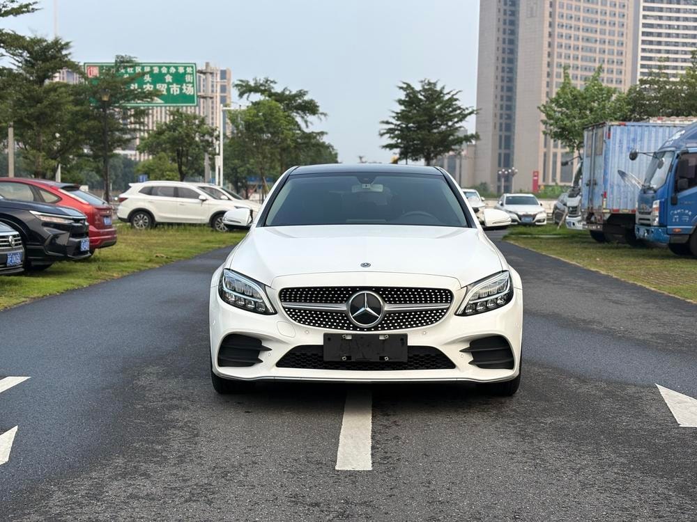 Mercedes-Benz C-Class 2020 — фото автомобиля