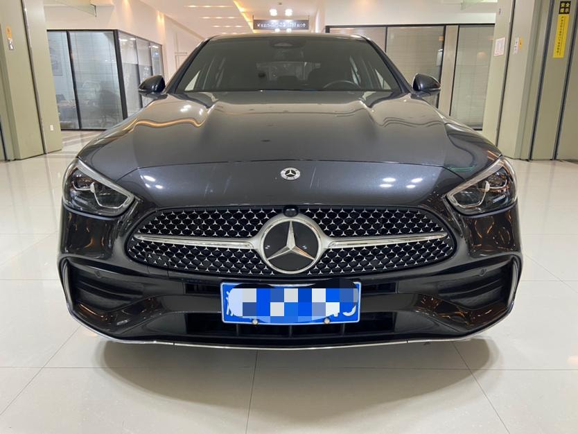 Mercedes-Benz C-Class 2024 — фото автомобиля
