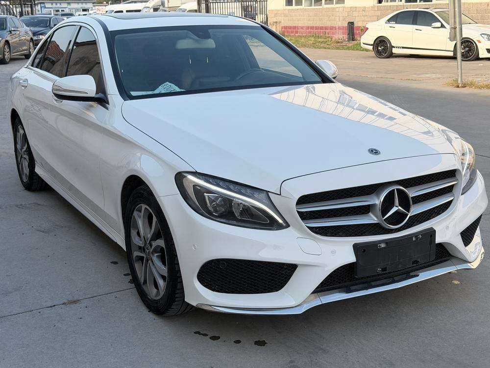 Mercedes-Benz C-Class 2018 — фото автомобиля
