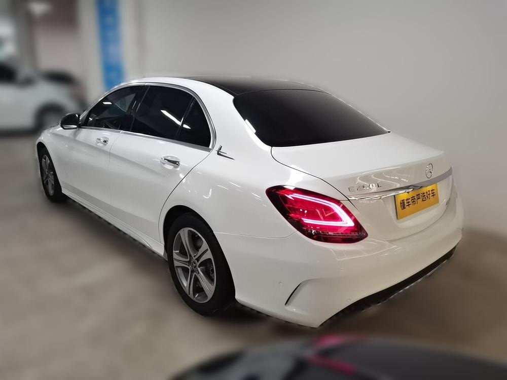 Mercedes-Benz C-Class 2019 — фото автомобиля 1