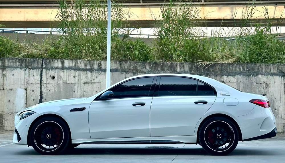 Mercedes-Benz C-Class 2022 — фото автомобиля