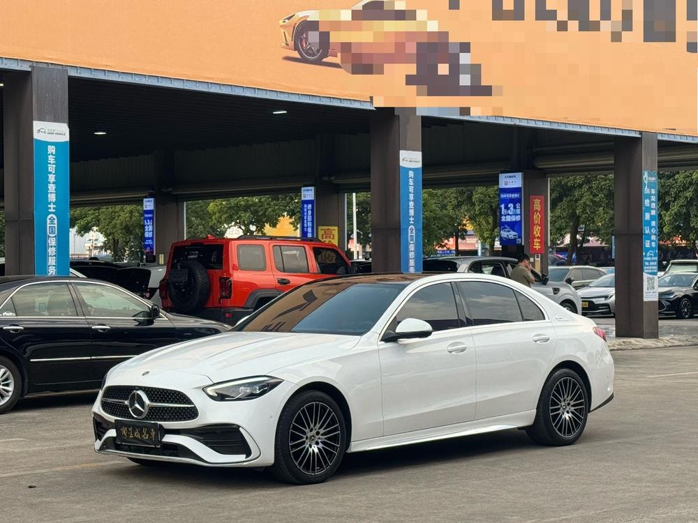 Mercedes-Benz C-Class 2023 — фото автомобиля