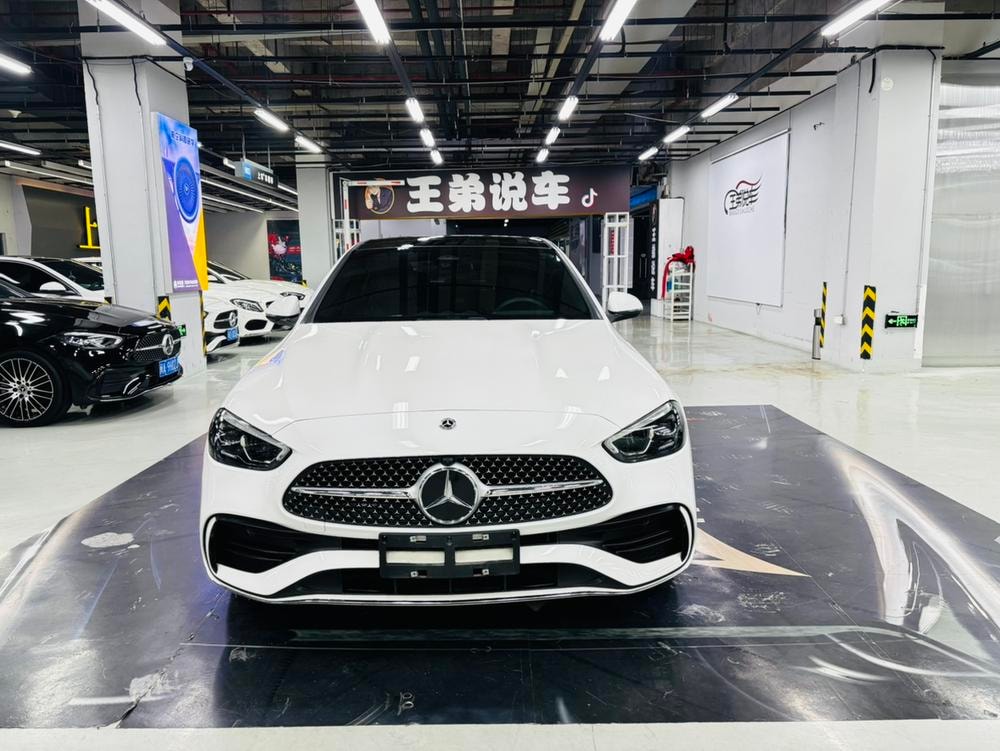 Mercedes-Benz C-Class 2023 — фото автомобиля 1