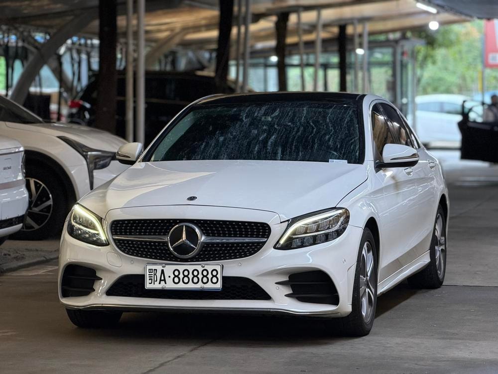 Mercedes-Benz C-Class 2021 — фото автомобиля