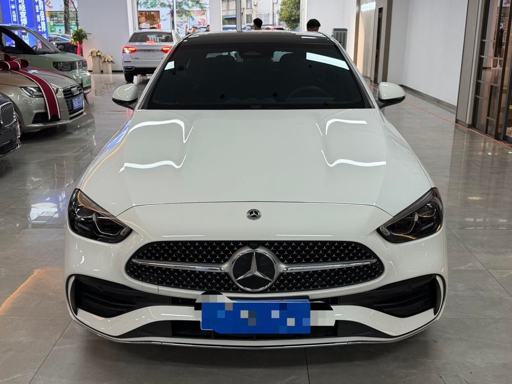 Mercedes-Benz C-Class 2023 — фото автомобиля 1