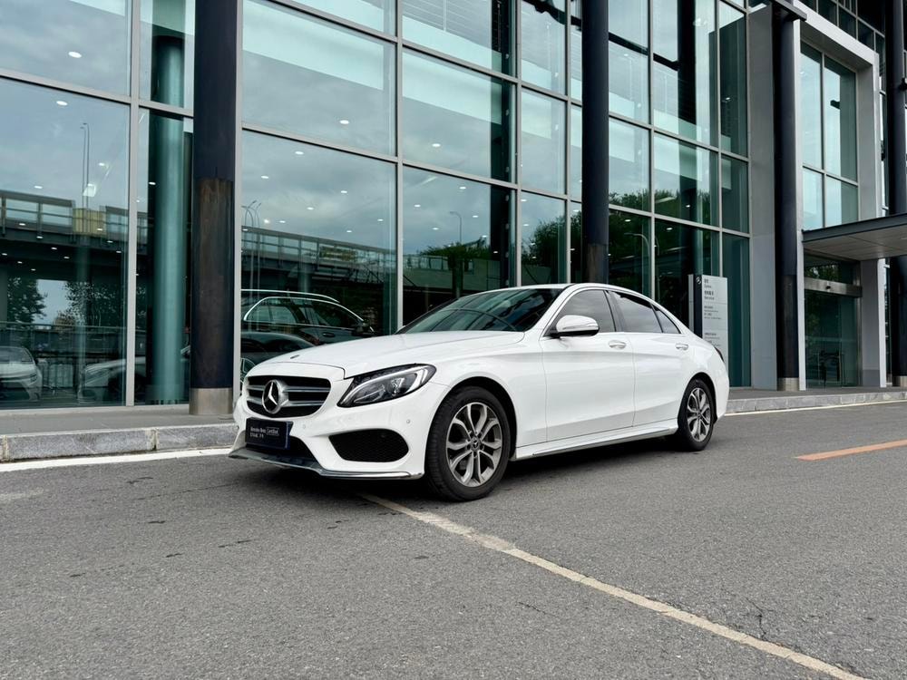 Mercedes-Benz C-Class 2017 — фото автомобиля