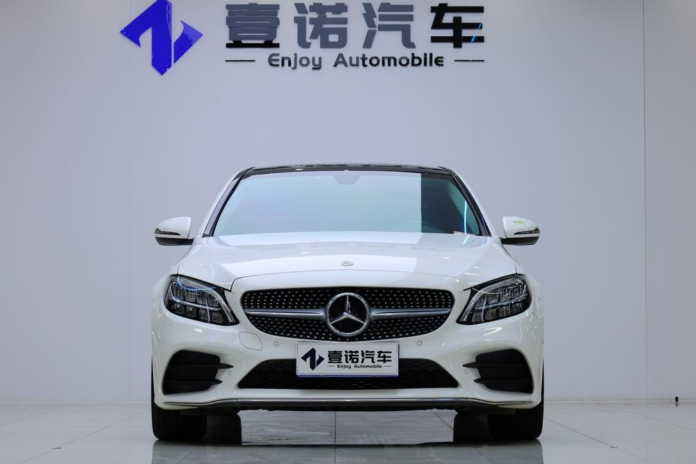 Mercedes-Benz C-Class 2021 — фото автомобиля