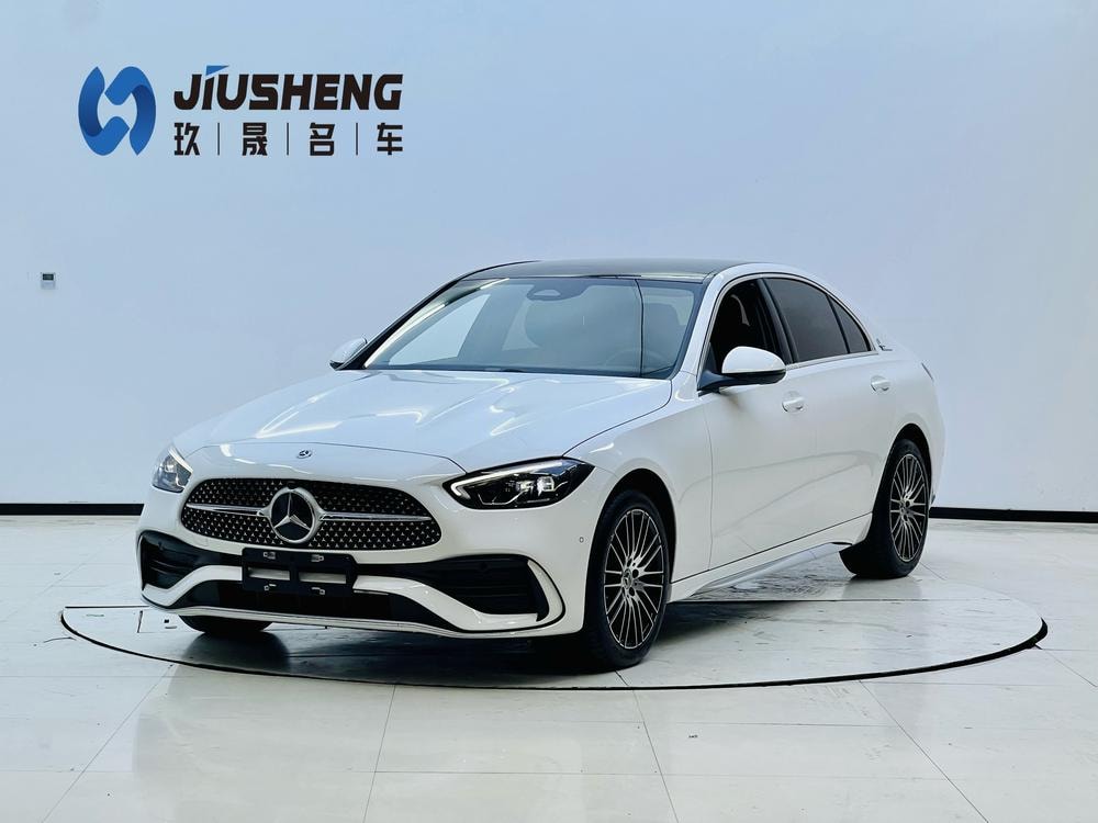 Mercedes-Benz C-Class 2024 — фото автомобиля 1