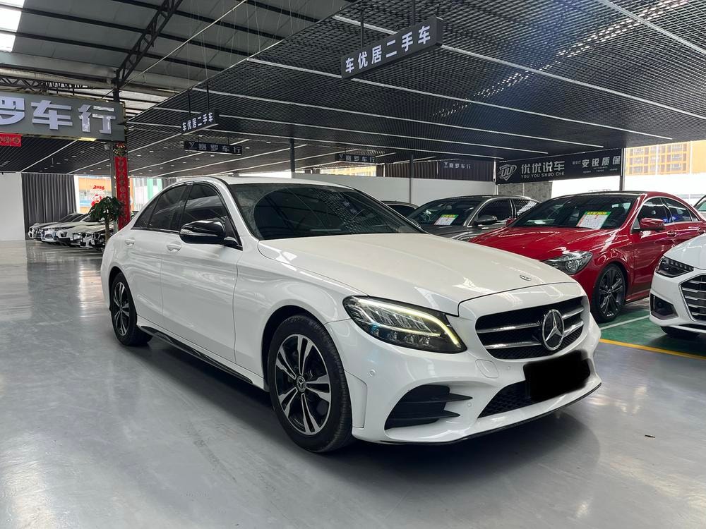 Mercedes-Benz C-Class 2019 — фото автомобиля 1