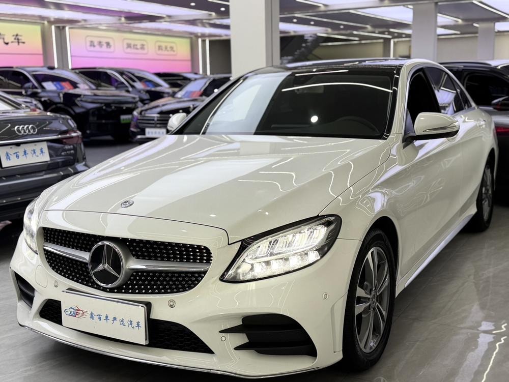 Mercedes-Benz C-Class 2020 — фото автомобиля