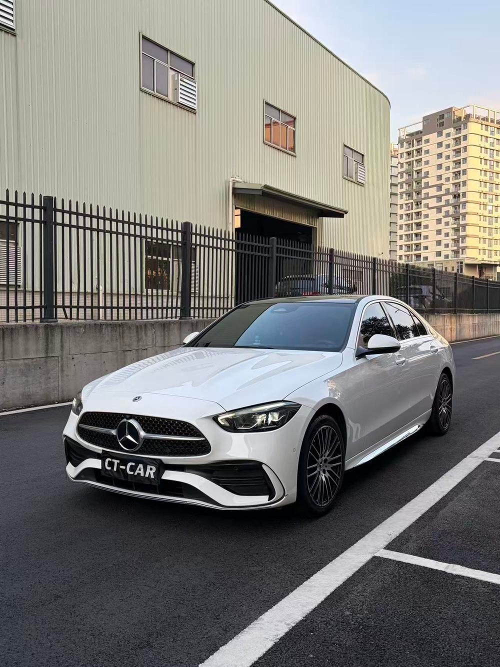 Mercedes-Benz C-Class 2022 — фото автомобиля