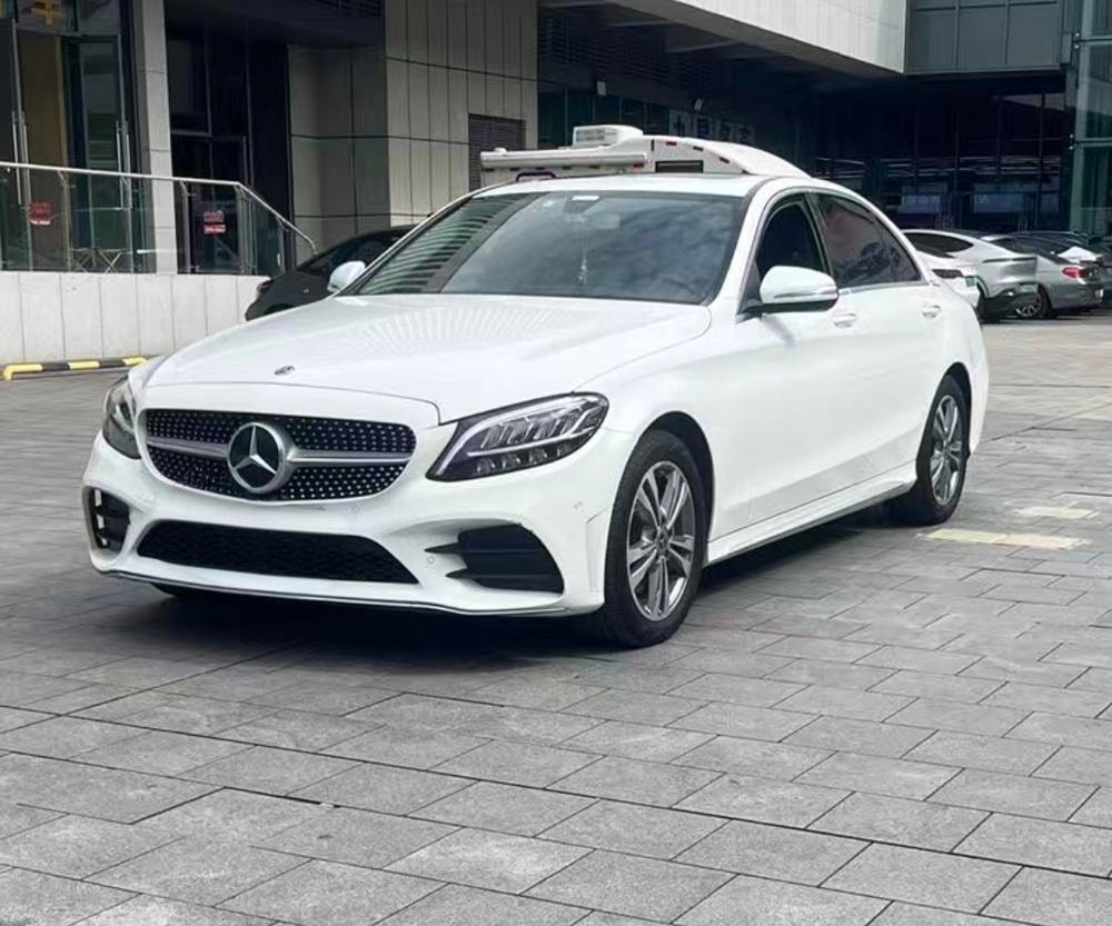 Mercedes-Benz C-Class 2020 — фото автомобиля