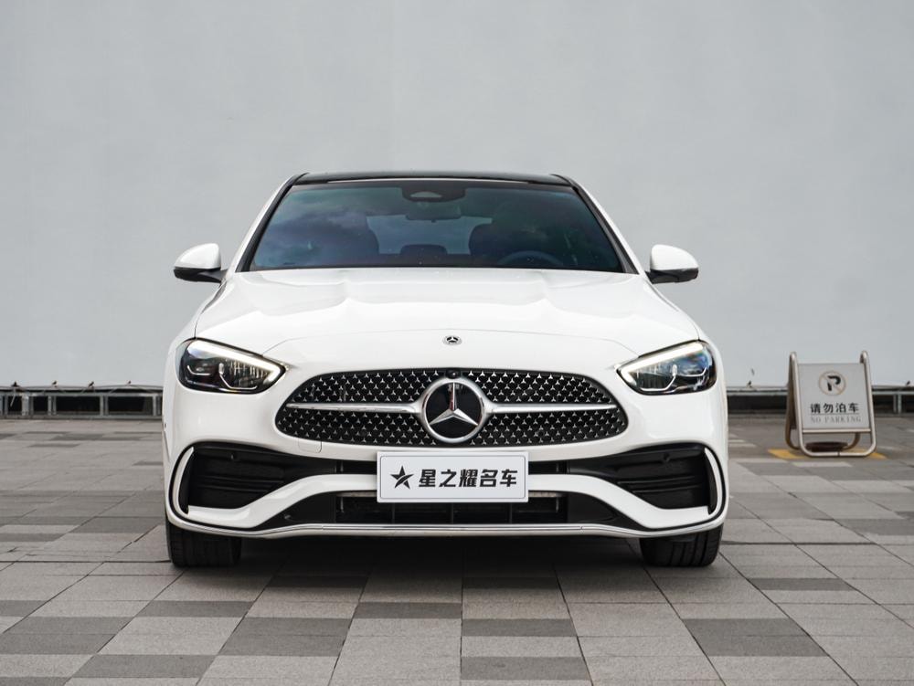 Mercedes-Benz C-Class 2025 — фото автомобиля
