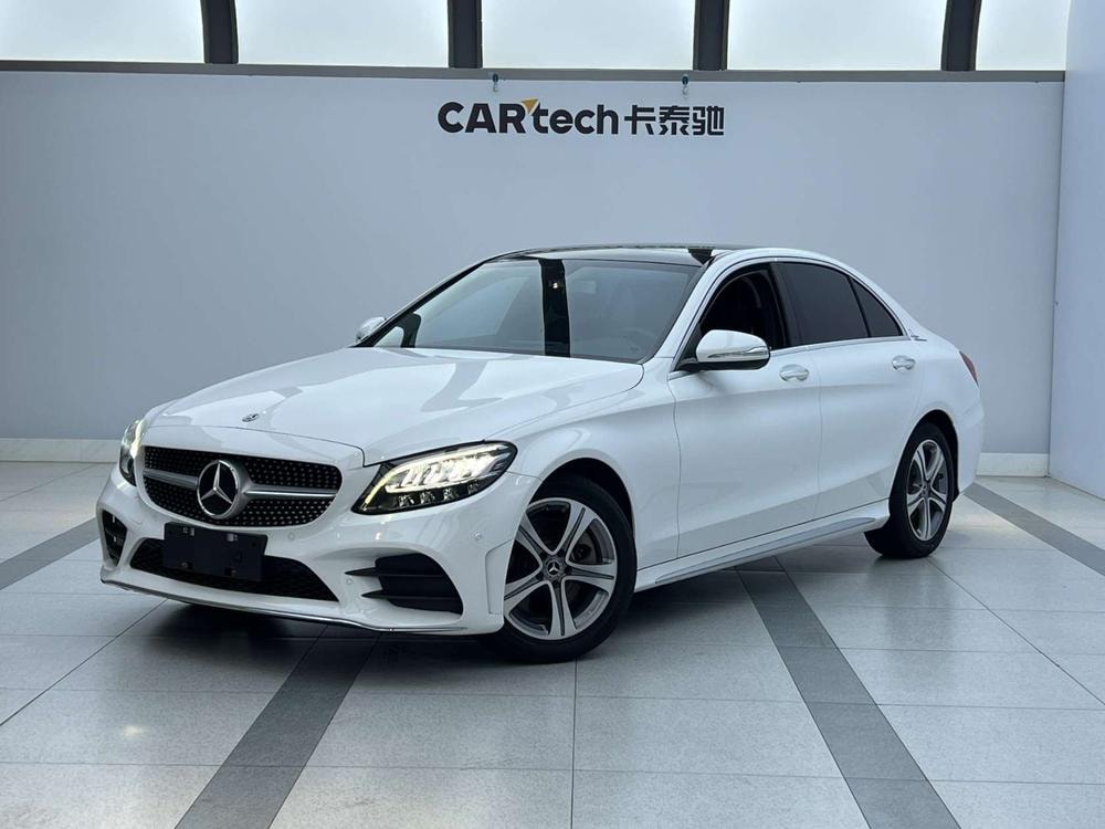 Mercedes-Benz C-Class 2020 — фото автомобиля
